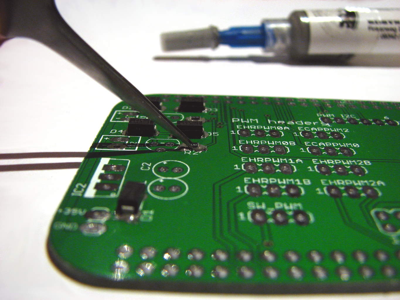 How To Solder SMT Components With Varying China Solder Paste Heights 